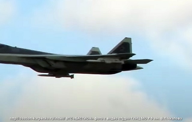 R-77_SU-57_GLIC-100_201006_02.jpg