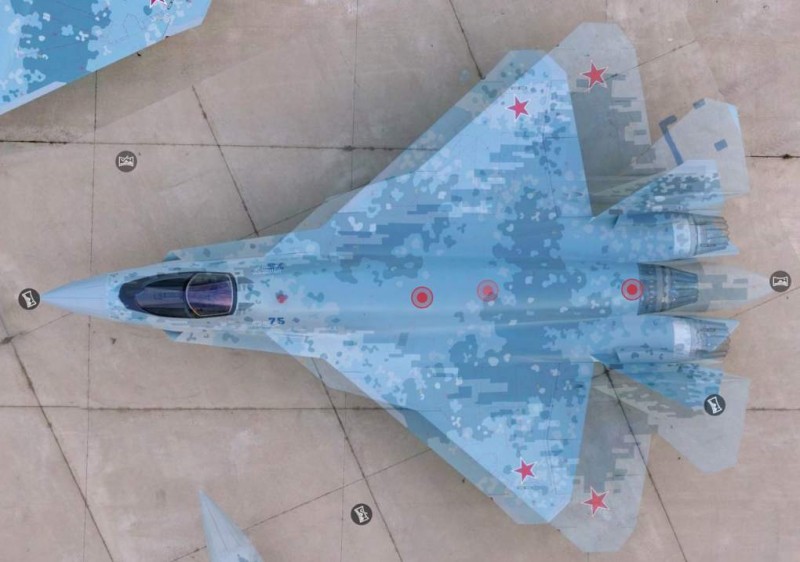 Su-57 a Su-75 2.jpg