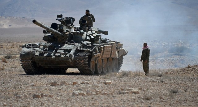 Syrian-Army-tank-in-Hamah.jpg