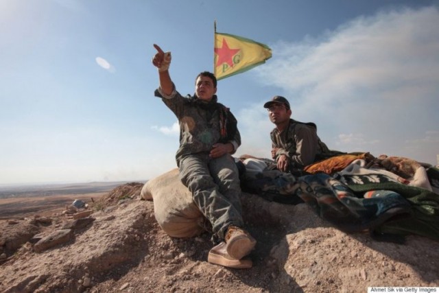 YPG-fighters-at-hill-top-774x516-1.jpg
