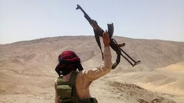 egypt-pust-zbran-ozbrojenec-militant-beduin-vojak-malaW.jpg